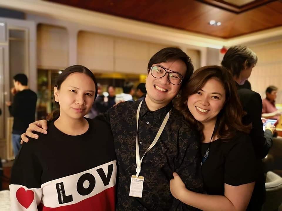 The columnist with producers Bianca Balbuena-Liew and Alemberg Ang